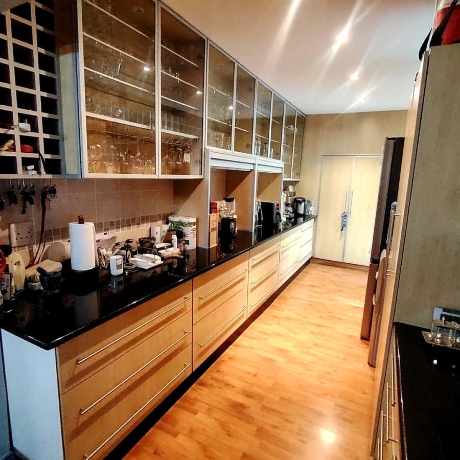 5 Bedroom Property for Sale in Beacon Bay Eastern Cape